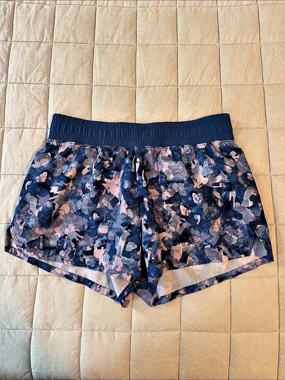 GapFit Runaround Shorts Runaround Abstract Athletic Shorts Blue & Pink Small